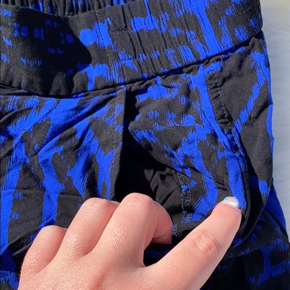 Express blue and black elastic shorts - Picture 2 of 4